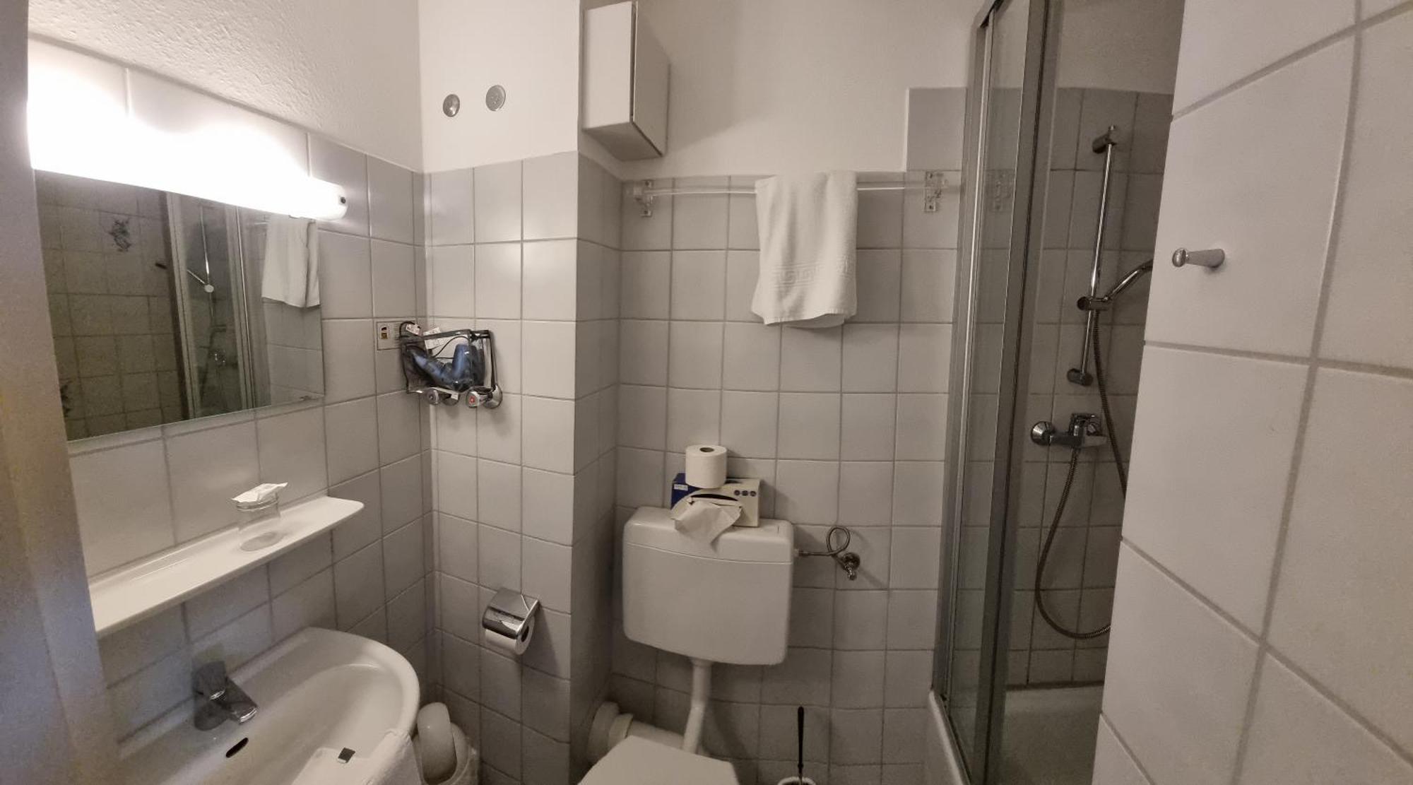 Hotel-Cafe-Lindow Веннингштедт Экстерьер фото